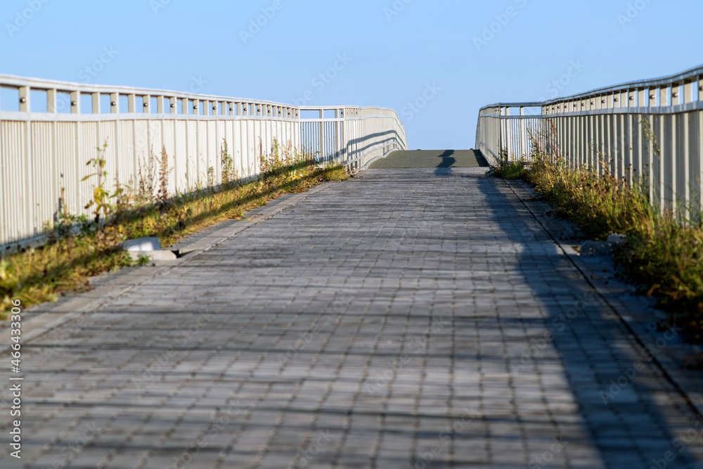 Obraz premium bridge and blue sky