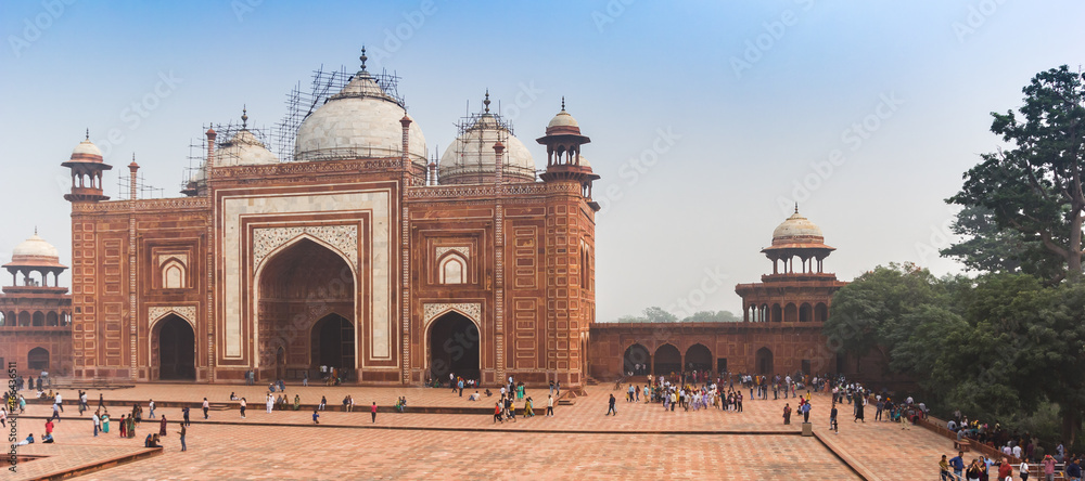 Panorama of the mosque at the Taj Mahal complex in Agra, India