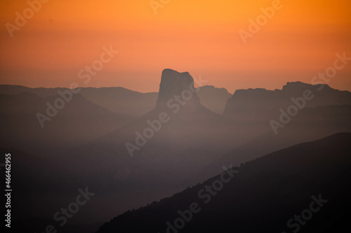 coucher de soleil sur le mont aiguille