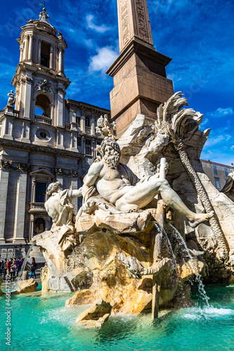 Roma Piazza Navona è una delle più celebri piazze monumentali di Roma, costruita in stile monumentale dalla famiglia Pamphili per volere di papa Innocenzo X (Giovanni Battista Pamphili)  photo