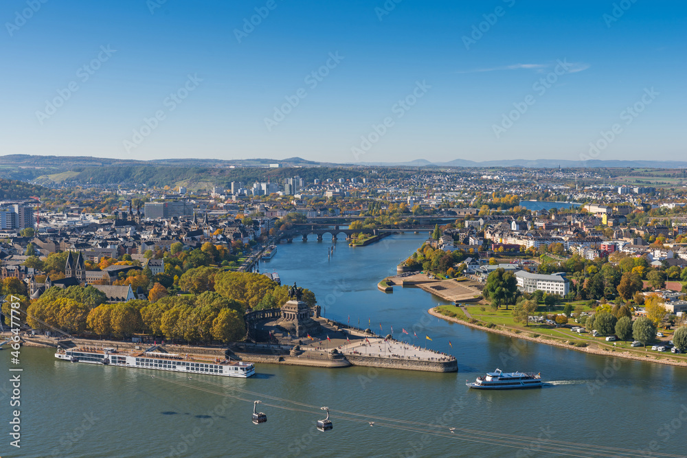 Fototapeta premium Das Deutsche Eck in Koblenz im Herbst 2021; Deutschland