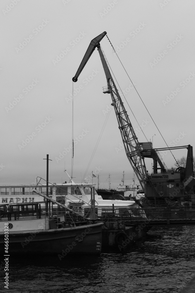 Fototapeta premium black and white ship