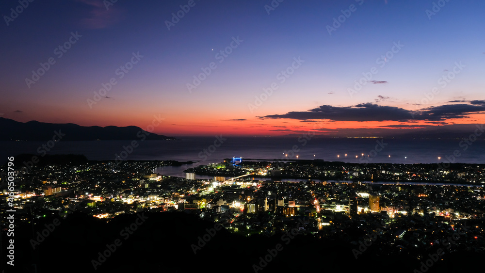 Fototapeta premium 静岡県沼津市 香貫山公園からの夕暮れ