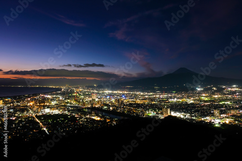 静岡県沼津市 香貫山公園からの富士山と夜景