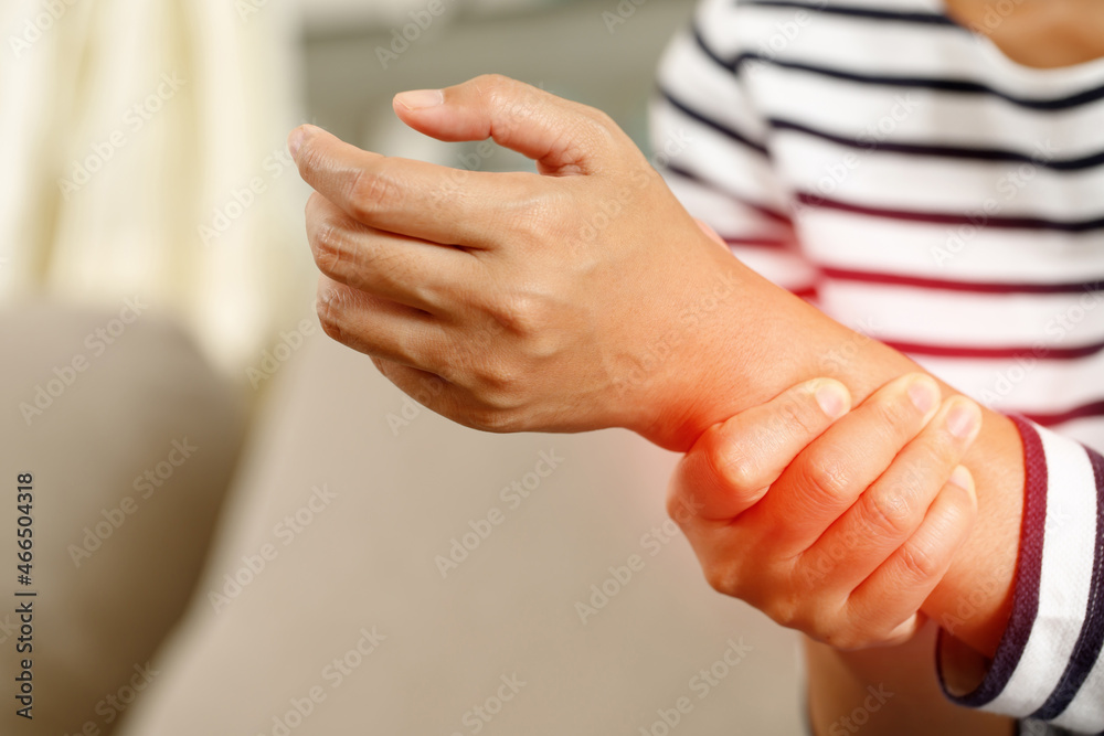 Wrist pain is one of the symptoms that can indicate many diseases