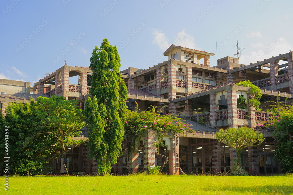 Fototapeta premium 【沖縄県】名護市役所 / 【Okinawa】Nago City Hall