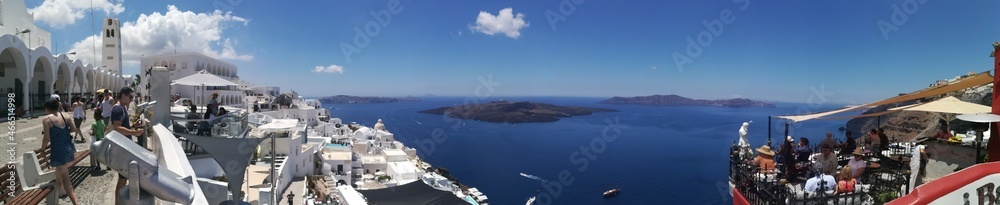 Obraz premium Vista Panoramica dalla città di Fira sulla Caldera del Vulcano dell'Isola di Santorini - Vacanze al Mare