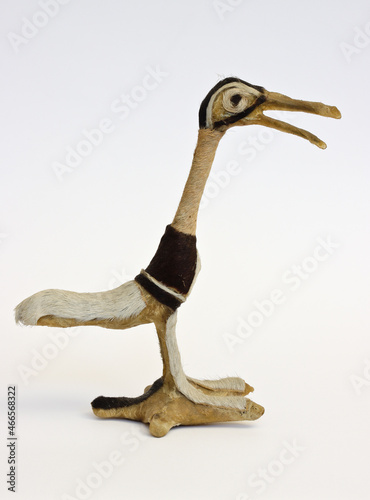 Fotografía African sculpture of bird from tendon and leather