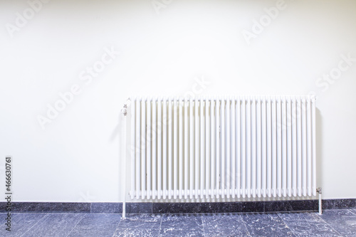 Wallpaper Mural feed to the radiator Torontodigital.ca