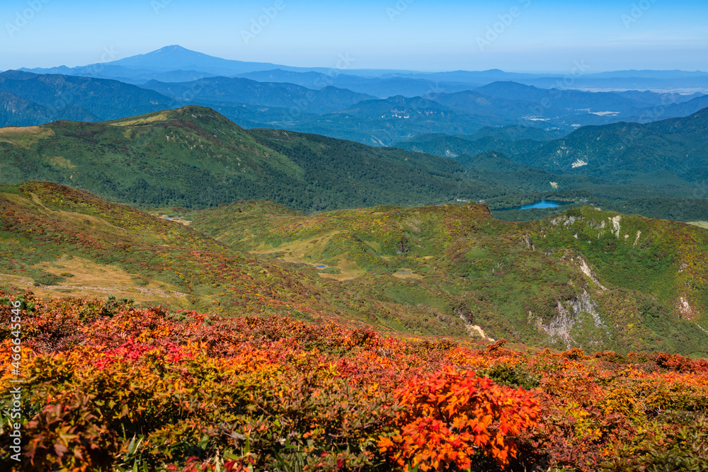 日本 紅葉の栗駒山からの須川湖 日本 紅葉の栗駒山からの須川湖