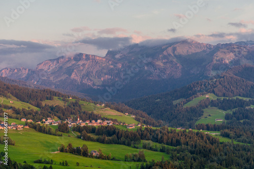 Schöne Erkundungstour durch das Alpenland Österreich. 