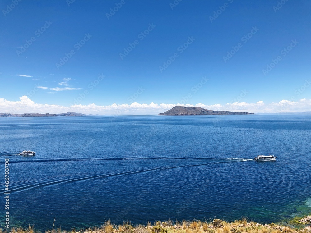 [Peru] Beautiful view of Lake Titicaca and blue sky from Taquile Island (Puno)