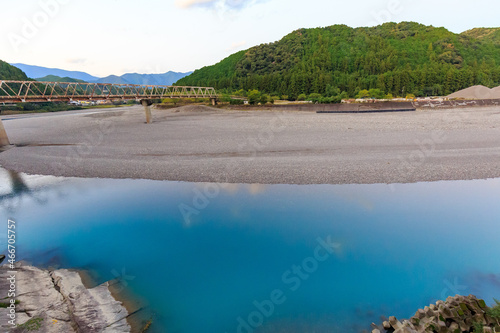 Fototapeta Naklejka Na Ścianę i Meble -  熊野川の風景