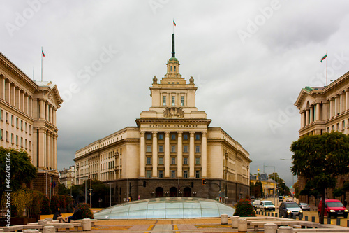 Vistas de la Plaza de la Independencia y la Catedral de  Alexander Nevsky  en Sofia  Bulgaria.