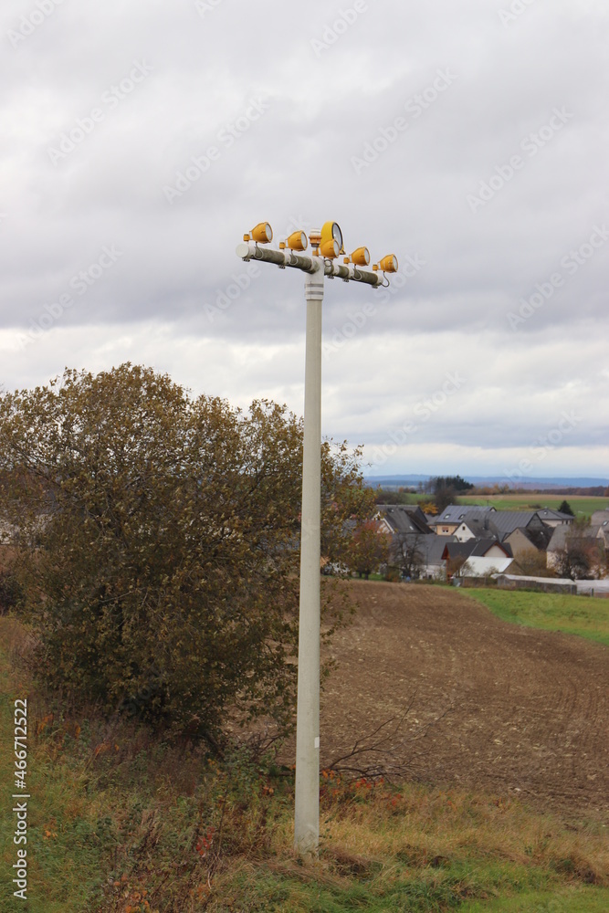 Flughafen Landebahn. Anflugbefeuerung. Flughafen Landebahn. Anflugbefeuerung.