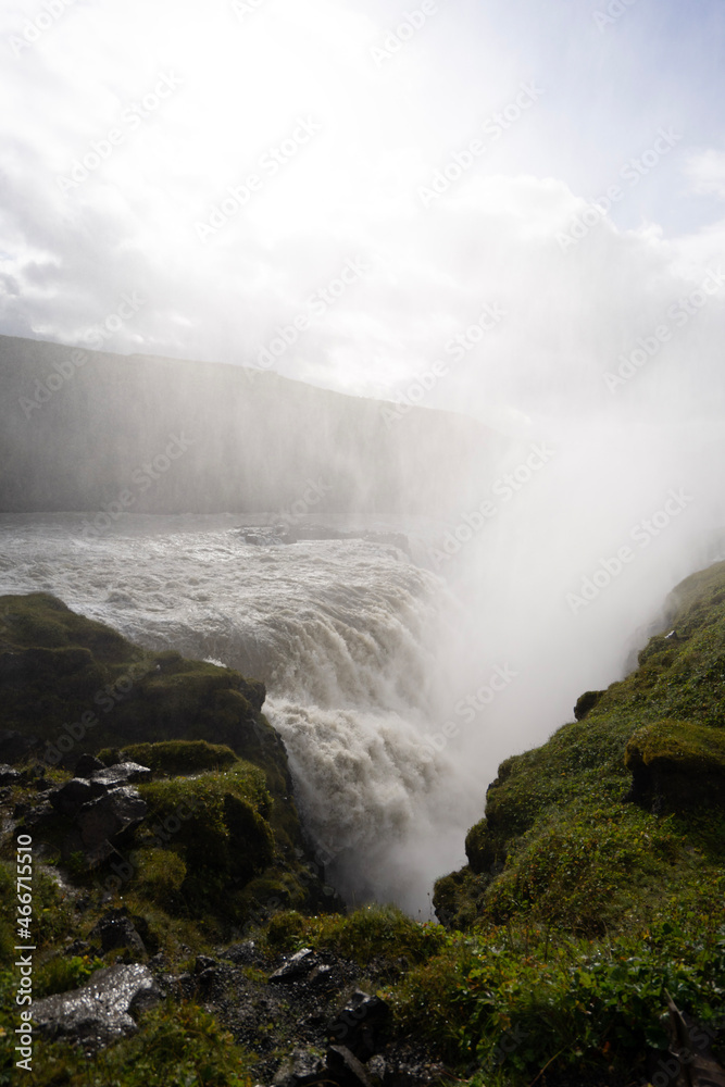 Fototapeta premium waterfall in the fog