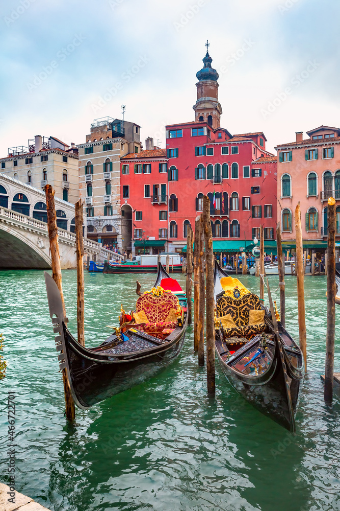 Fototapeta premium Traditional gondolas on Grand Canal in Venice, Italy