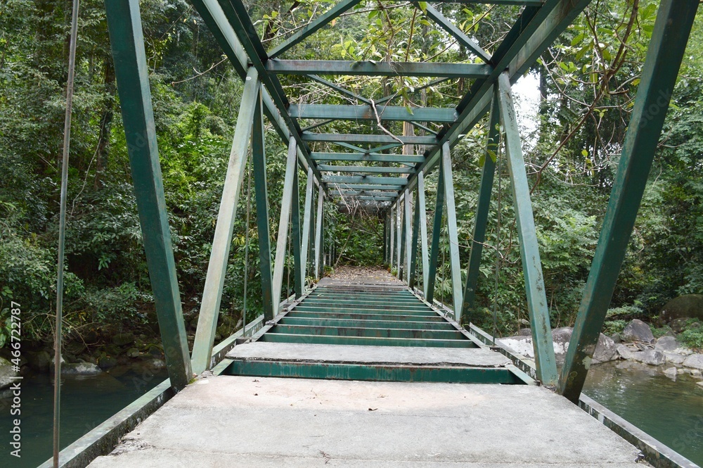 Obraz premium old metal bridge in country Thailand