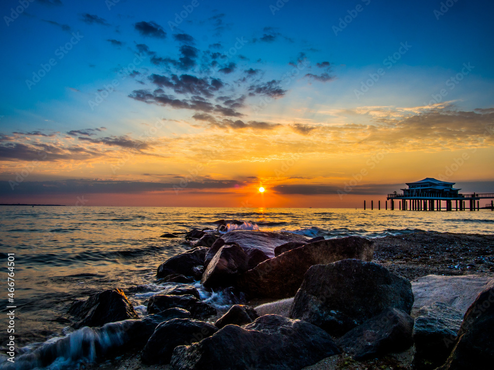 Fototapeta premium Sonnenaufgang am Strand