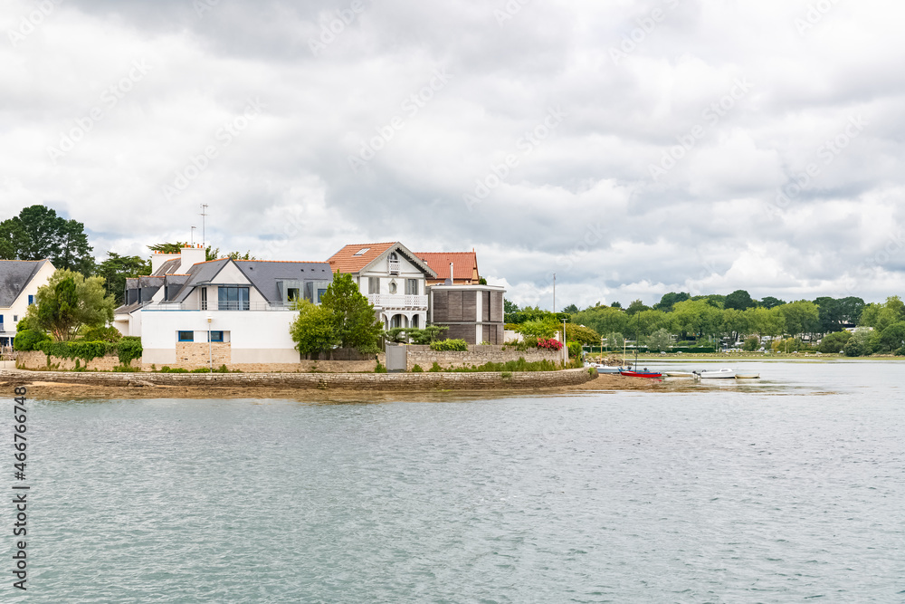 Brittany, pointe de Conleau in the Morbihan gulf, touristic place in summer
