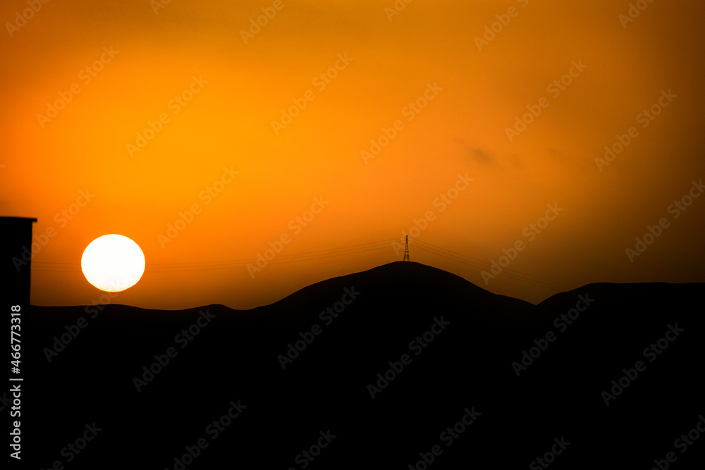 Obraz premium a beatiful susnet during the spring