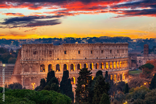 Fototapeta Naklejka Na Ścianę i Meble -  Coliseum at sunset - Rome