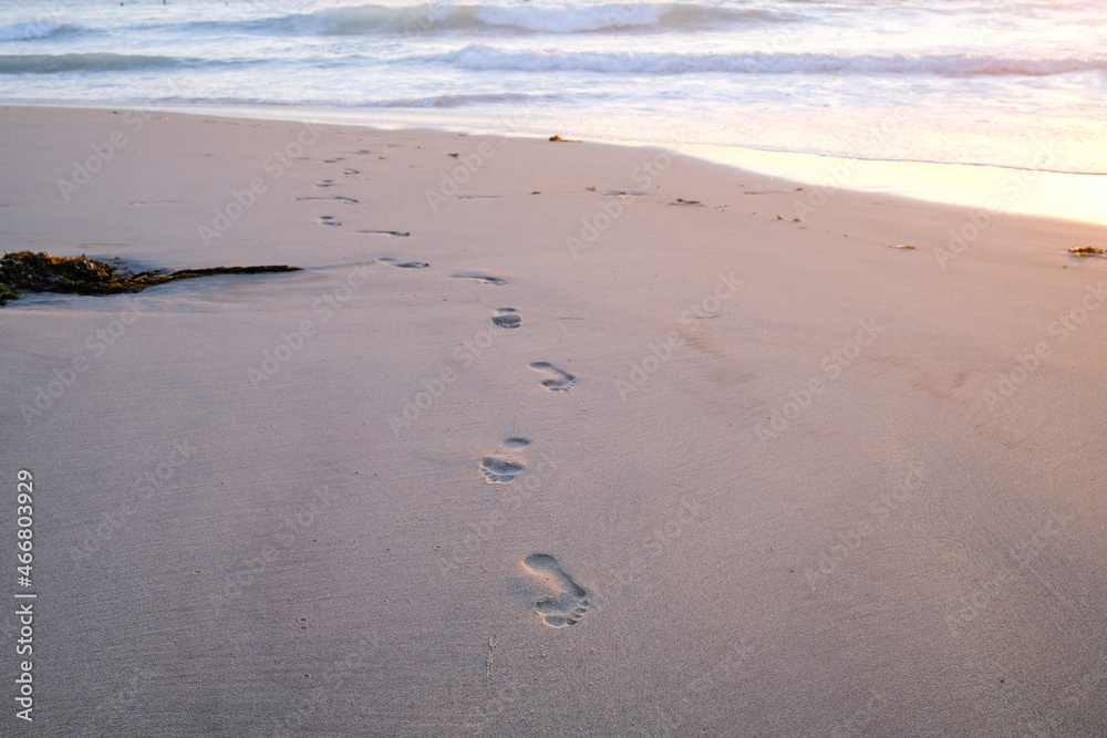 Footprints in the sand Footprints in the sand