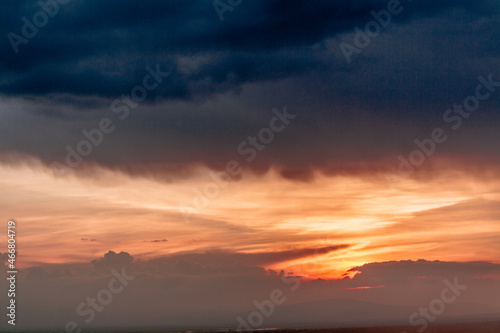 cielo al atardecer - paisaje panorámico cálido © Aldadeyta