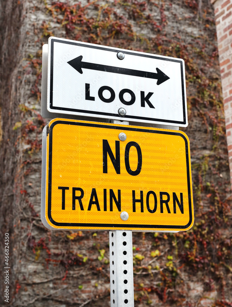 no train horn sign 