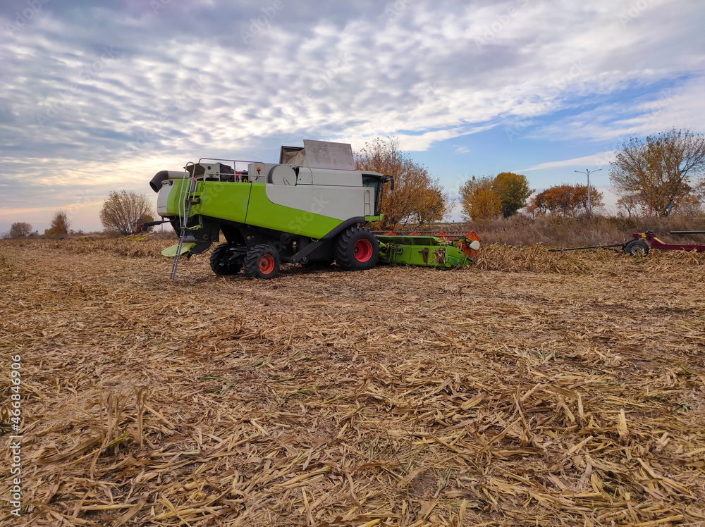 Harvest combain machinery. Harvest combain machinery.