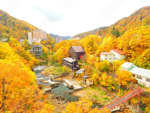 北海道の絶景 秋の定山渓温泉 紅葉風景