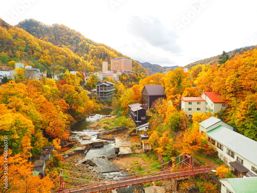 北海道の絶景 秋の定山渓温泉 紅葉風景