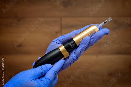 Lip augmentation tool hyaluron pen device photo