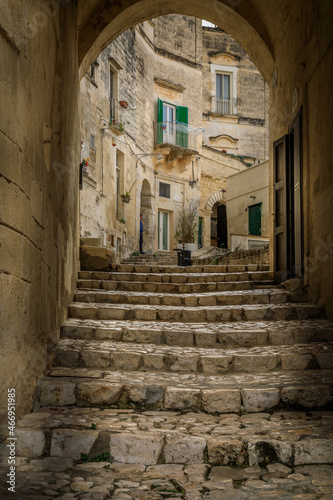 Matera Altstadtgasse mit Stufen  Italien