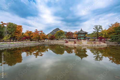 서울 경복궁 향원정
