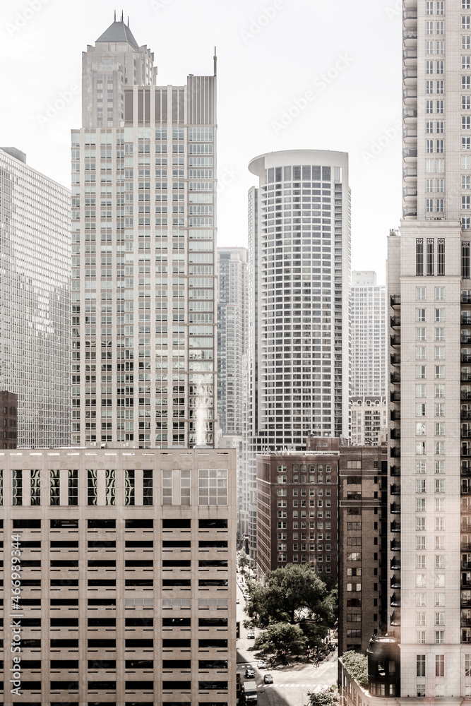 Fototapeta premium Impressive glass-enclosed skyscrapers in the city of Chicago