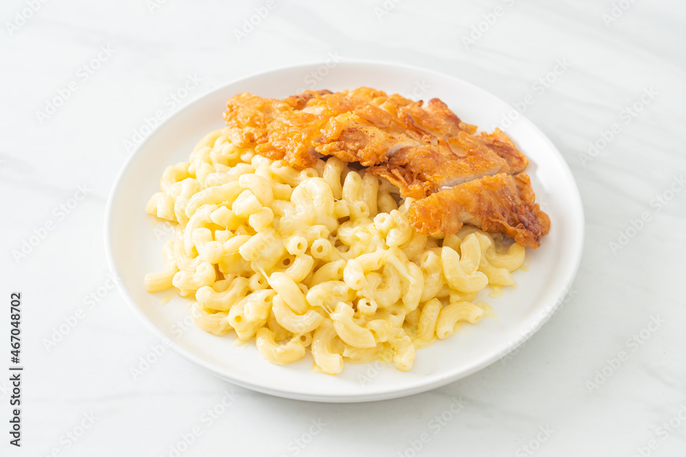 Mac and cheese with fried chicken Mac and cheese with fried chicken