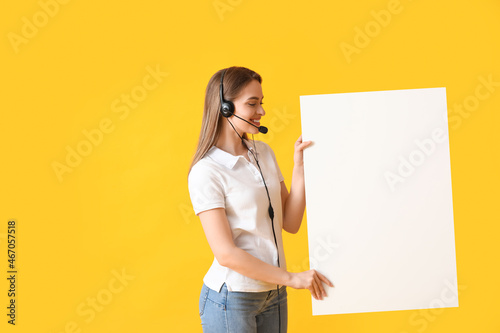 Female technical support ag...