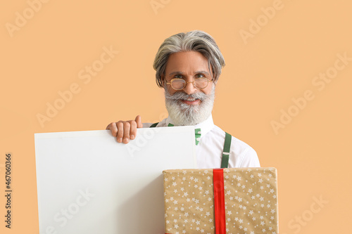 Stylish mature man with bla...