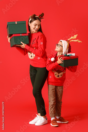 Little boy and his mother w...