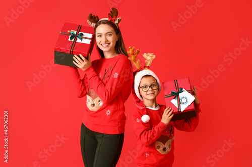 Little boy and his mother w...