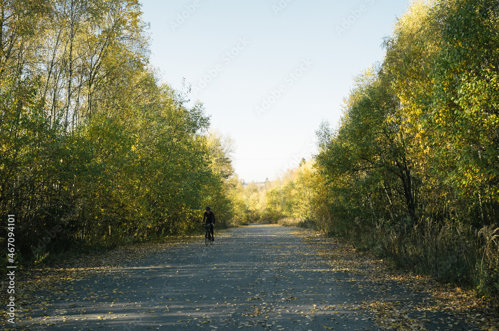 Obraz premium Exploring roads less ridden, little adventures around hometown