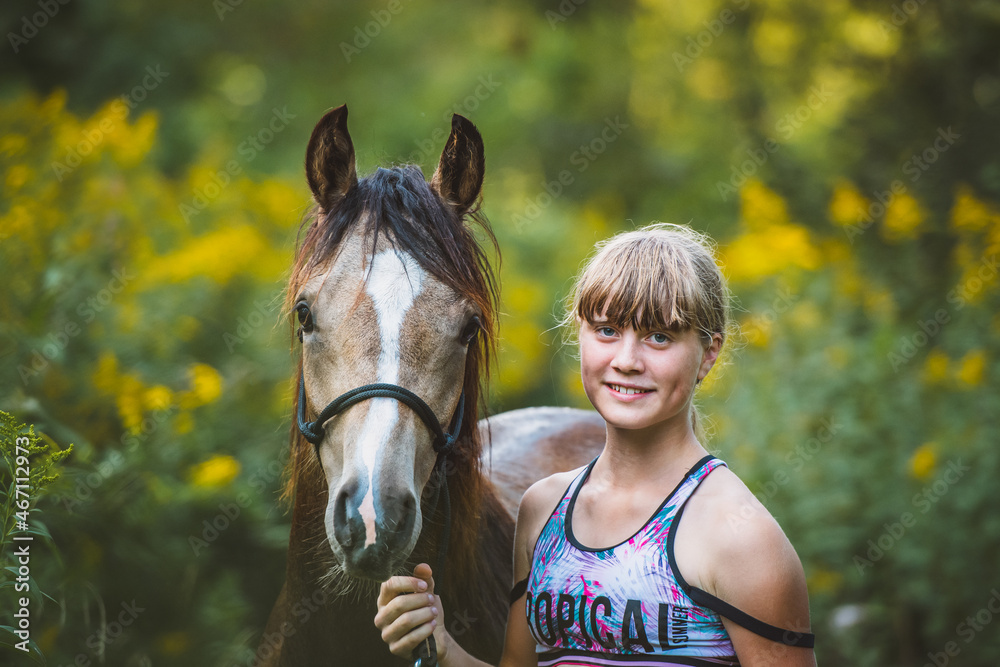 Obraz premium Mädchen & Pferd