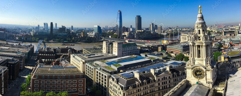 Panoramatic view on London city