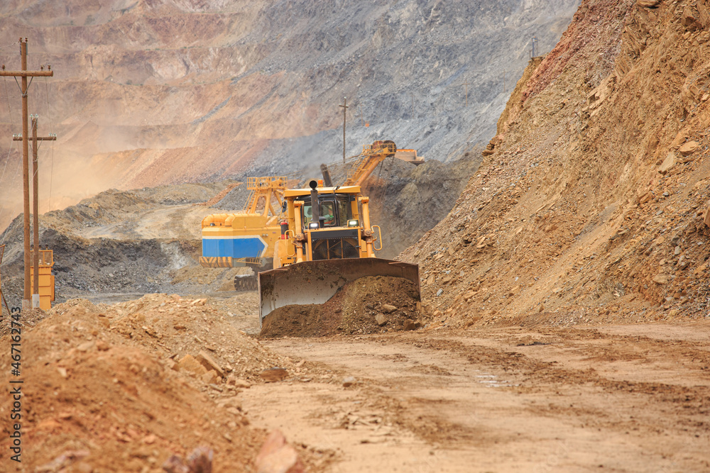 Bulldozer workflow for laying or leveling a technological road in a mining quarry Bulldozer workflow for laying or leveling a technological road in a mining quarry