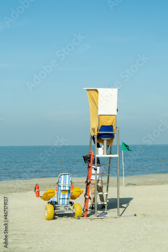 Fototapeta Naklejka Na Ścianę i Meble -  Lifeguard chair with ocean and sky views. Santa Marta, Magdalena, Colombia. 