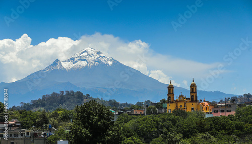 volcan popocatepetl photo