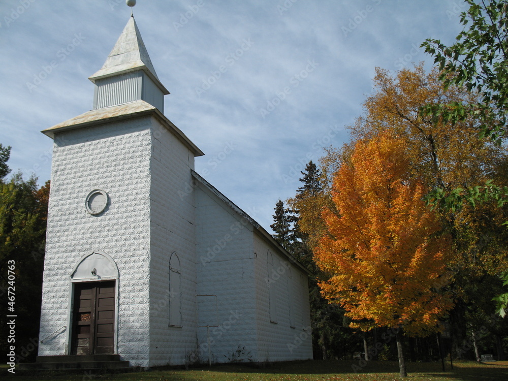 Fototapeta premium church in autumn