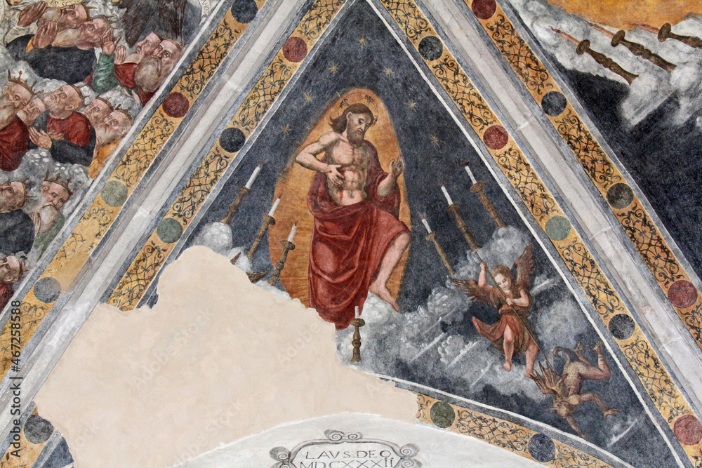Chiesa Parrocchiale Di Cristo Risorto Cristo risorto; affresco sul soffitto del presbiterio della chiesa