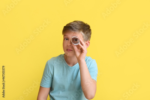 Little boy with cardboard t...